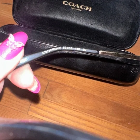 Coach Women's Samantha Vintage Black Sunglasses with Case - Picture 7 of 8